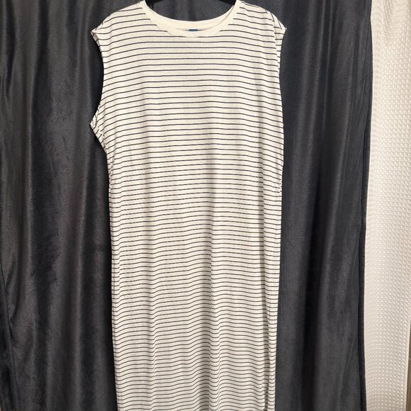 Sleeveless Dress - Picture 3 of 3